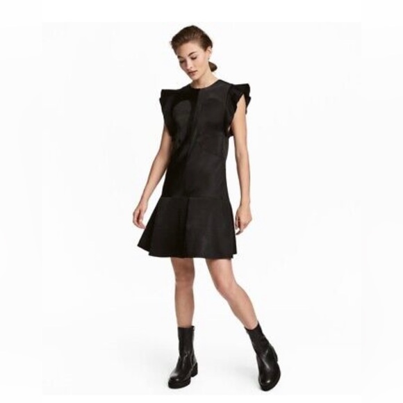 Ruffle Sleeve Black Dress - H&M Studio Collection - Picture 2 of 5